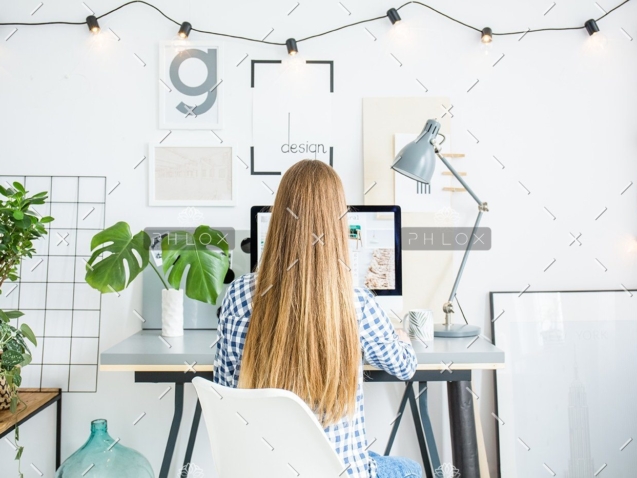 demo-attachment-128-person-with-long-curly-hair-PZ99QM2